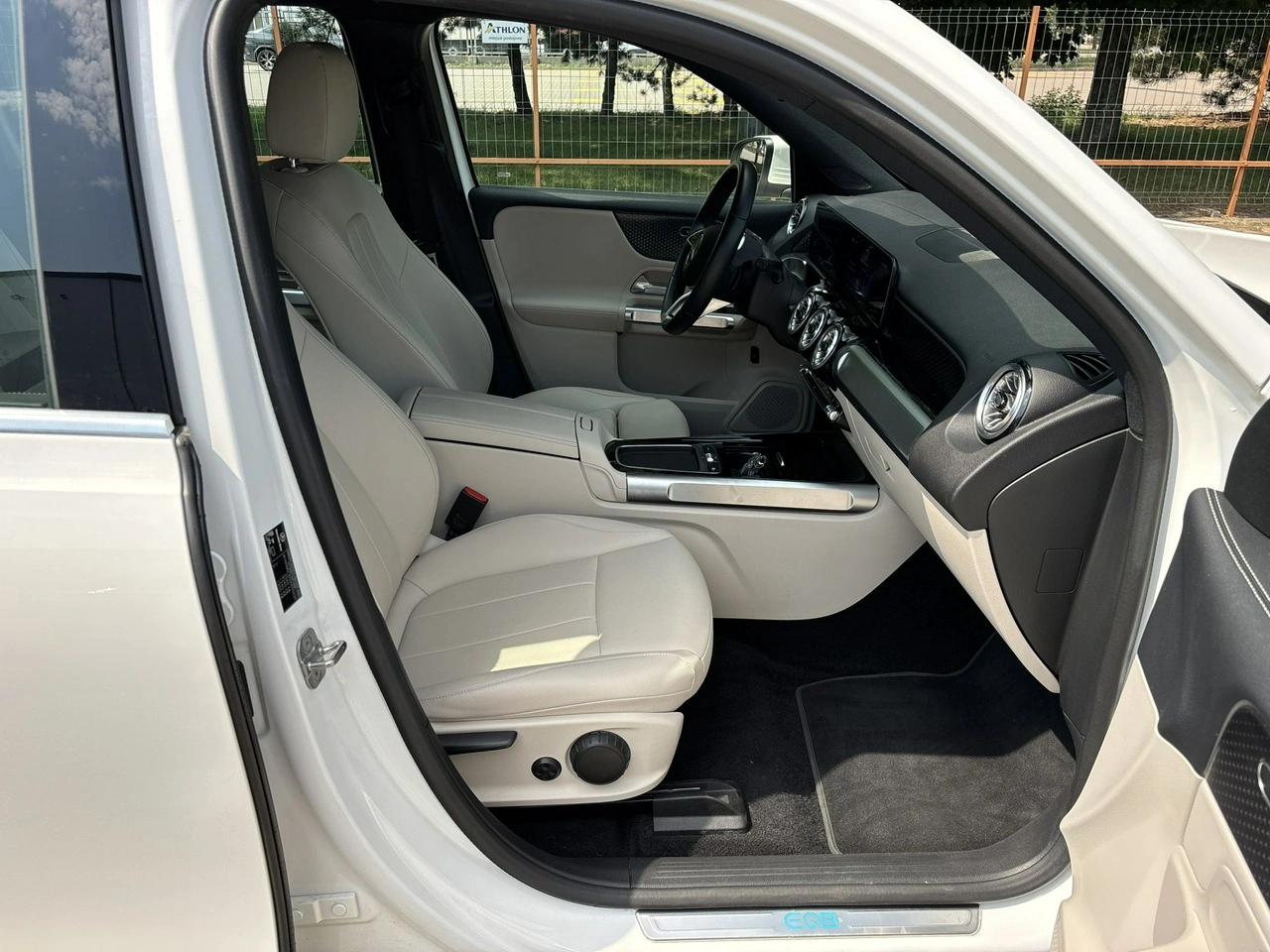 Mercedes EQB - Zdjęcie 14