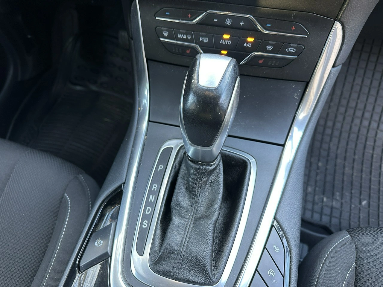 Ford S-Max - Zdjęcie 21