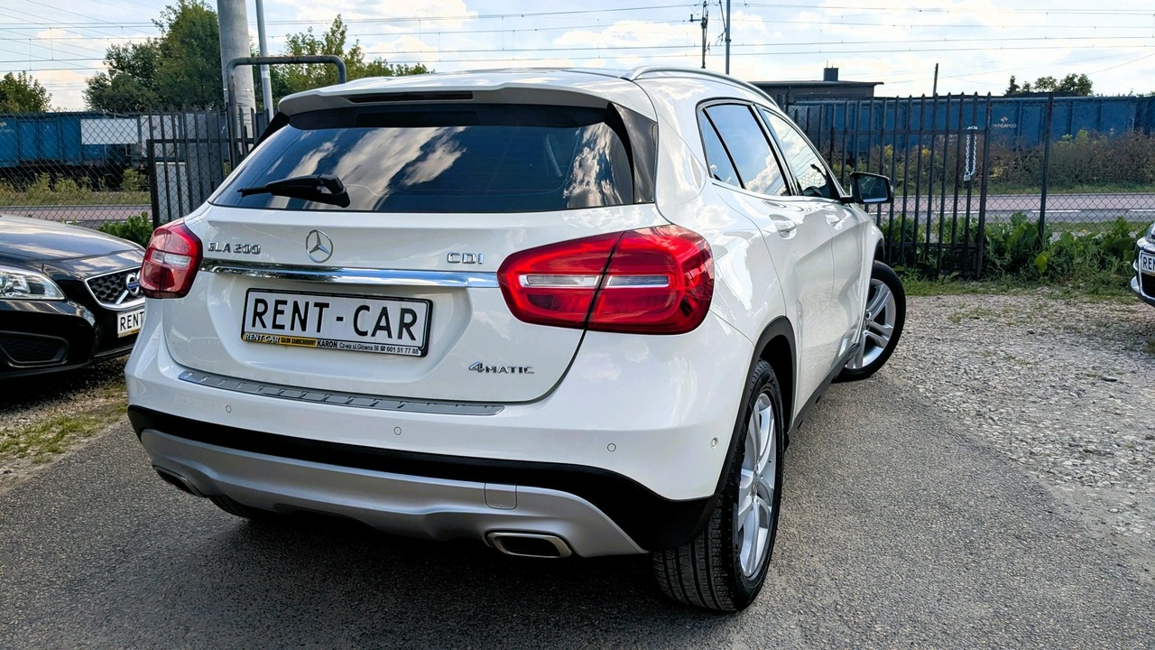 Mercedes GLA 200 - Zdjęcie 13