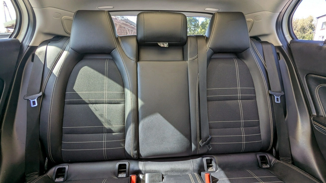Mercedes GLA 200 - Zdjęcie 18