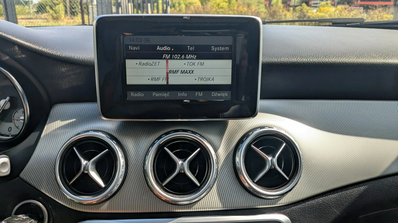 Mercedes GLA 200 - Zdjęcie 27