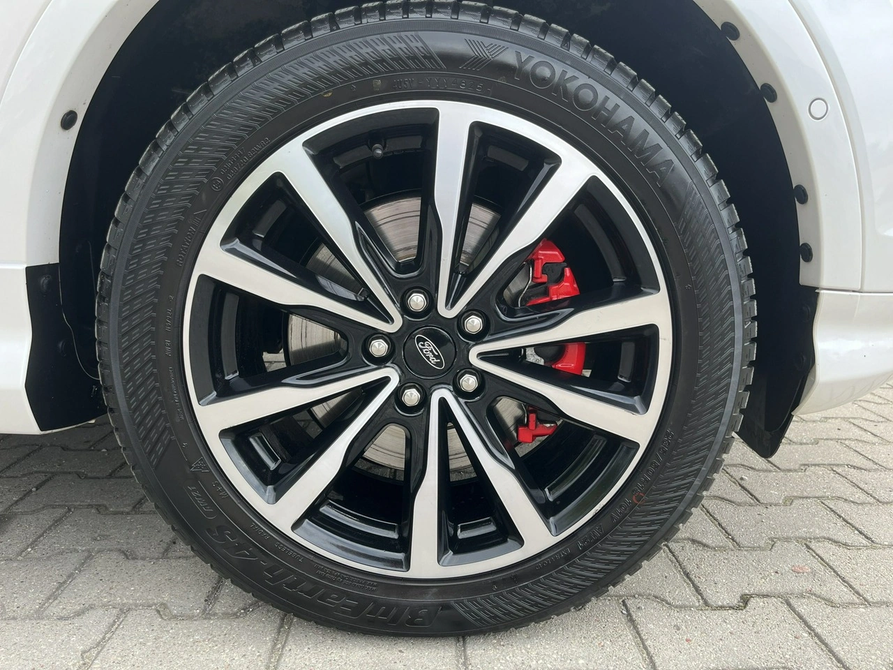 Ford Kuga - Zdjęcie 9