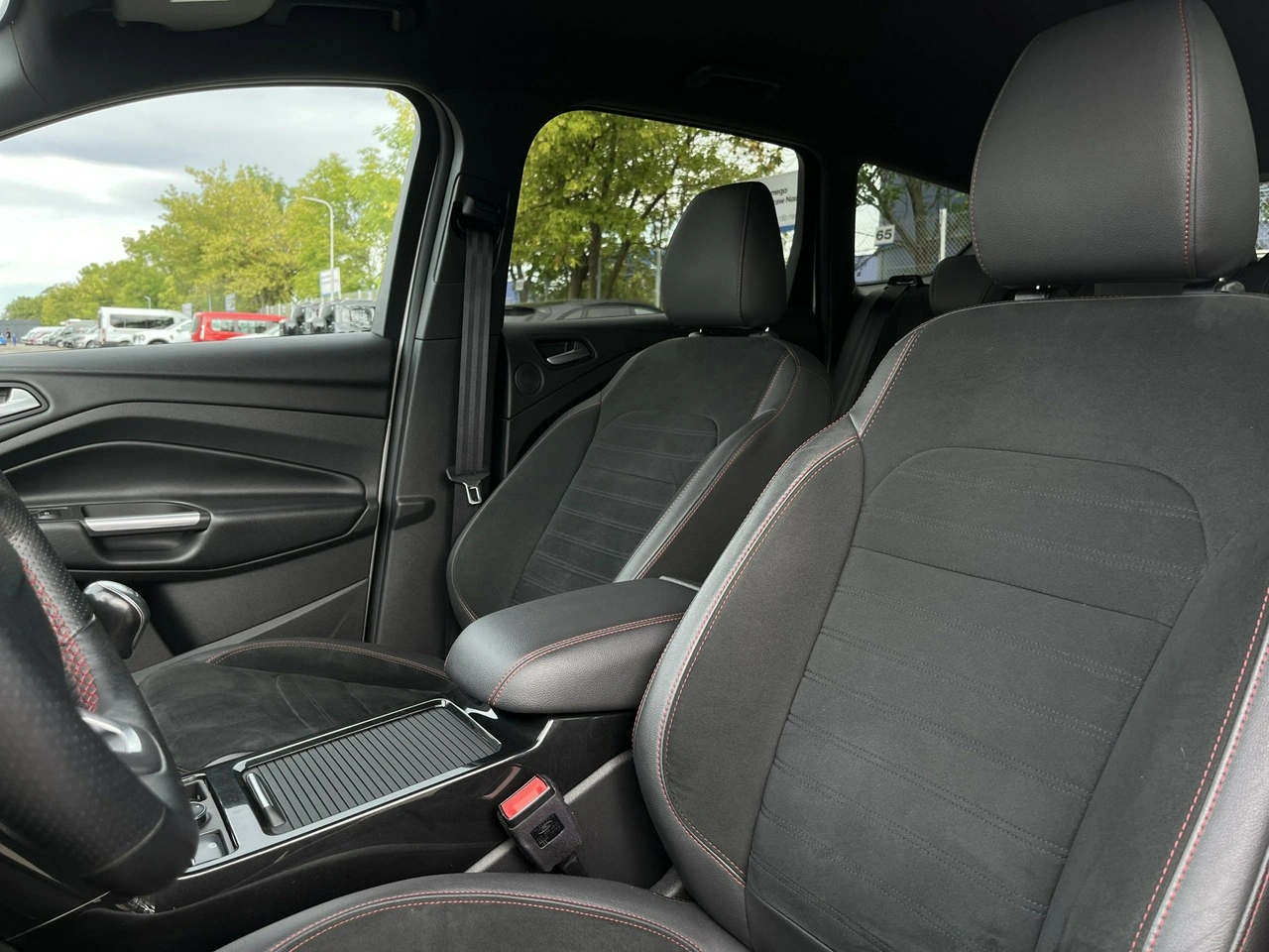Ford Kuga - Zdjęcie 15