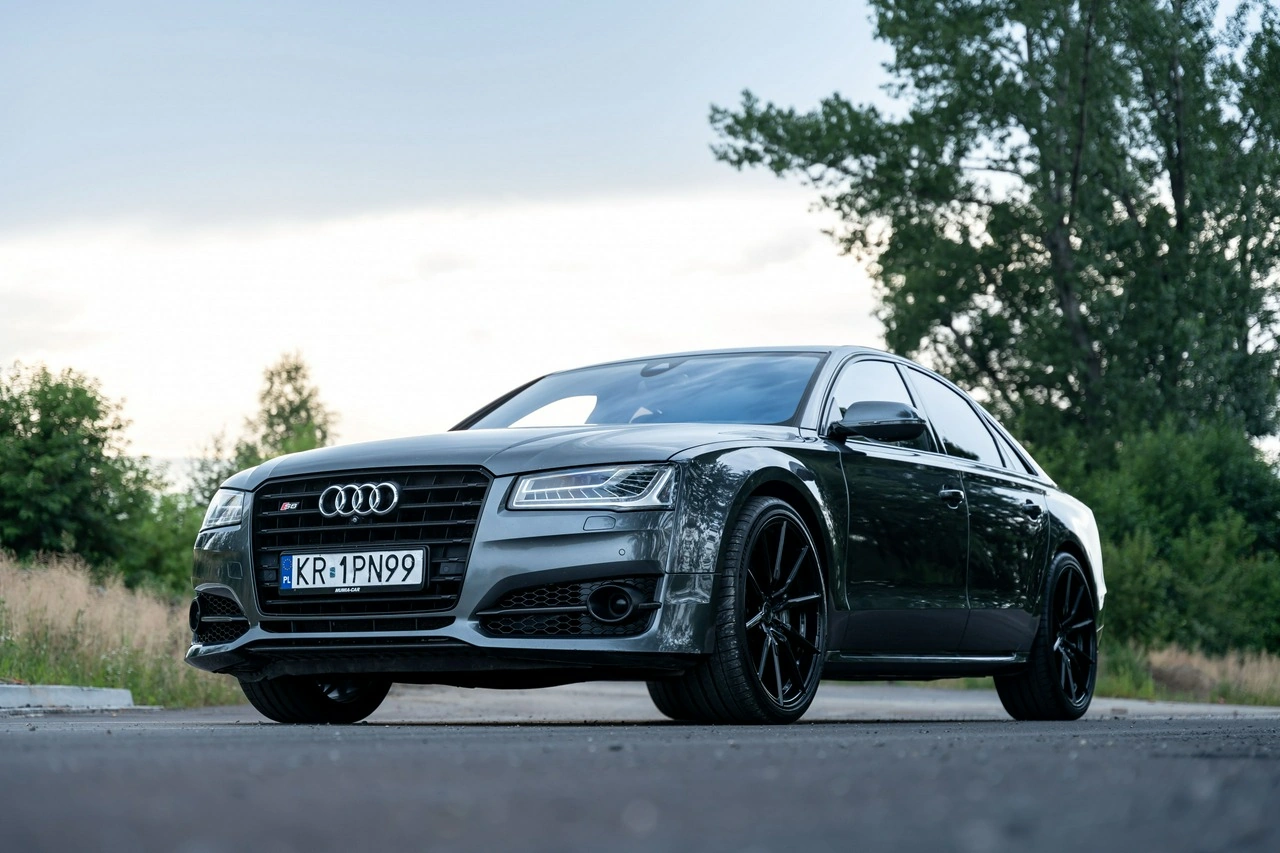 Audi S8 - Zdjęcie 1