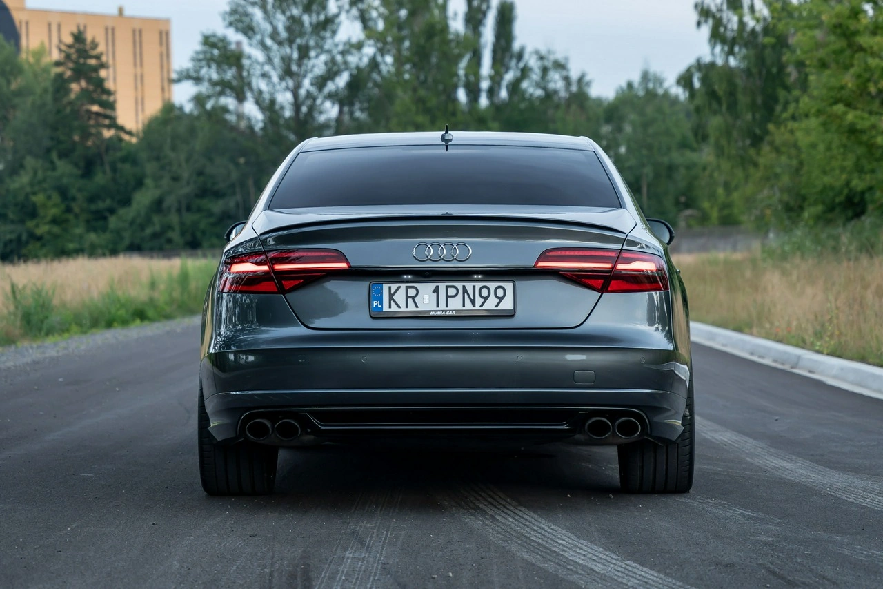 Audi S8 - Zdjęcie 12