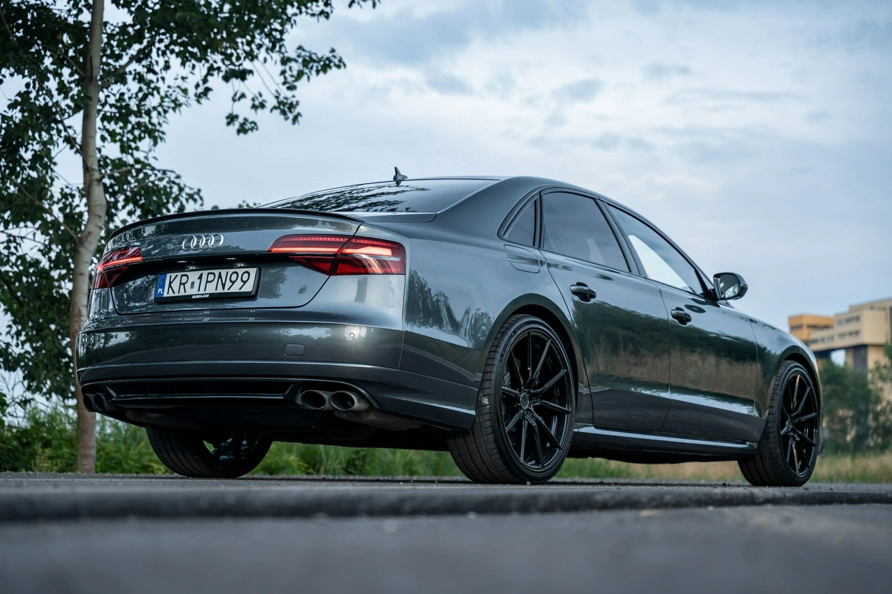 Audi S8 - Zdjęcie 14