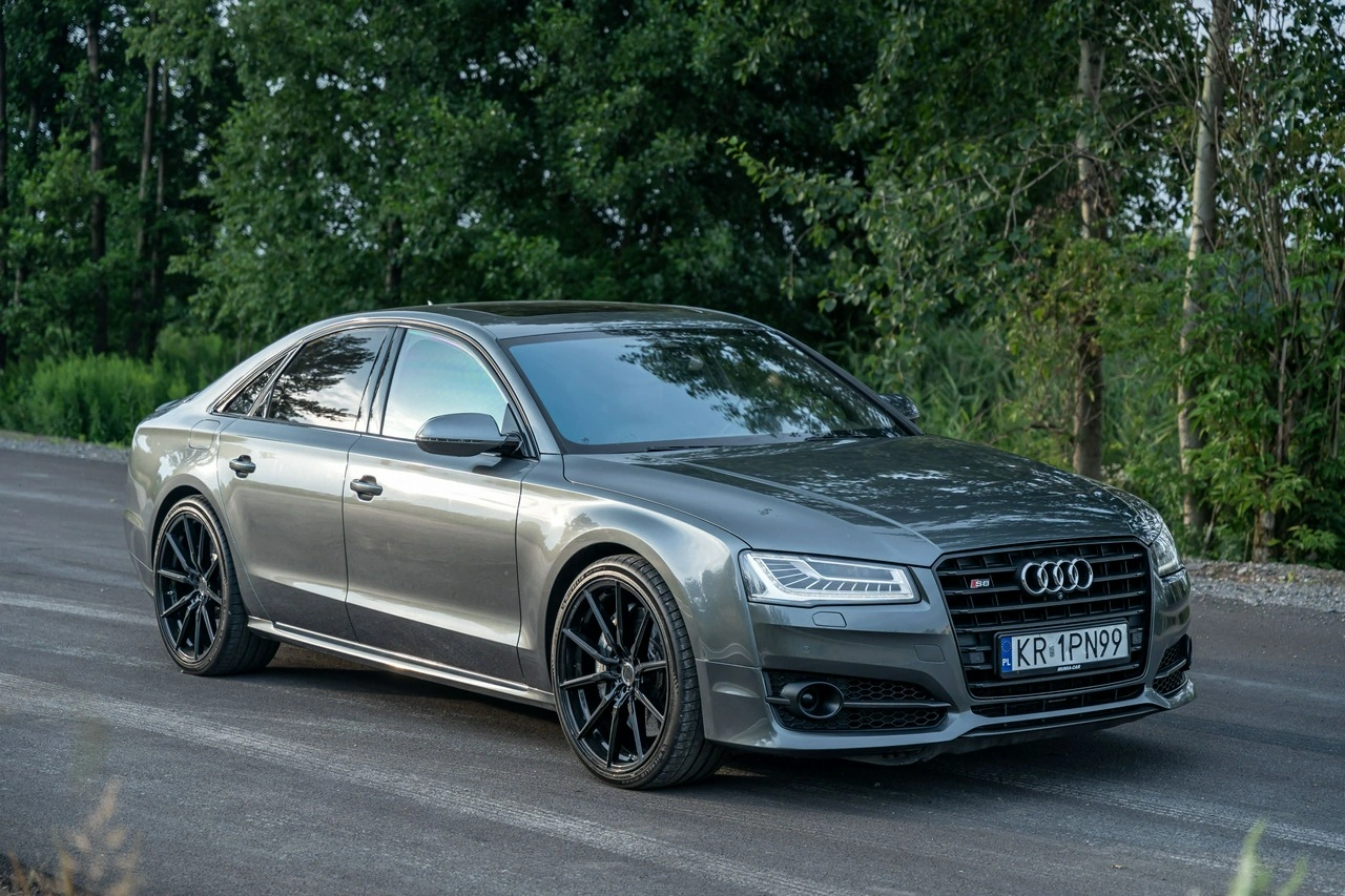 Audi S8 - Zdjęcie 15