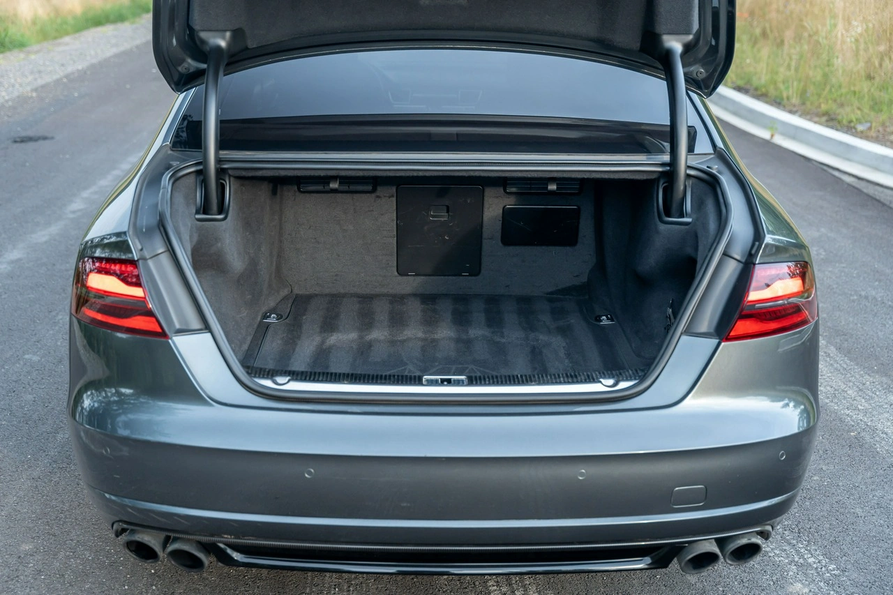 Audi S8 - Zdjęcie 16