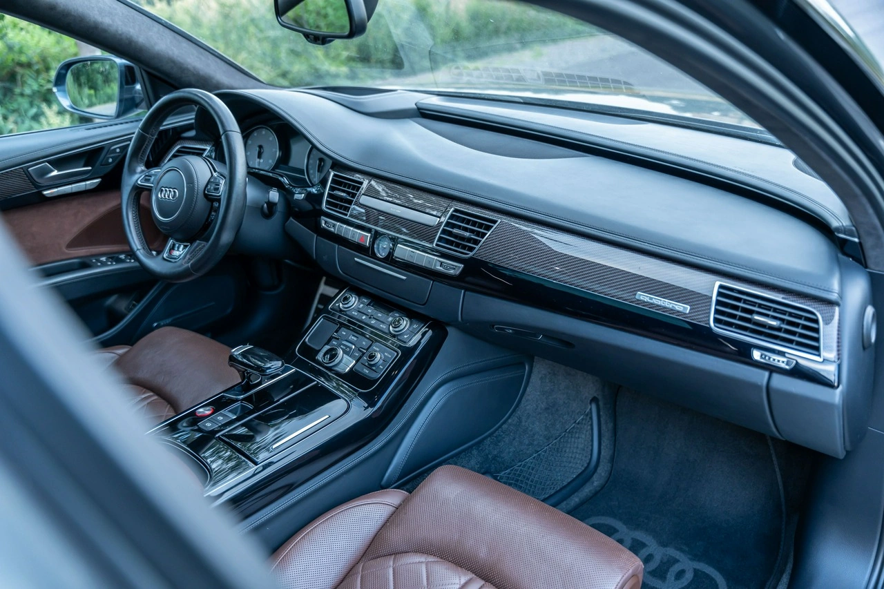 Audi S8 - Zdjęcie 17