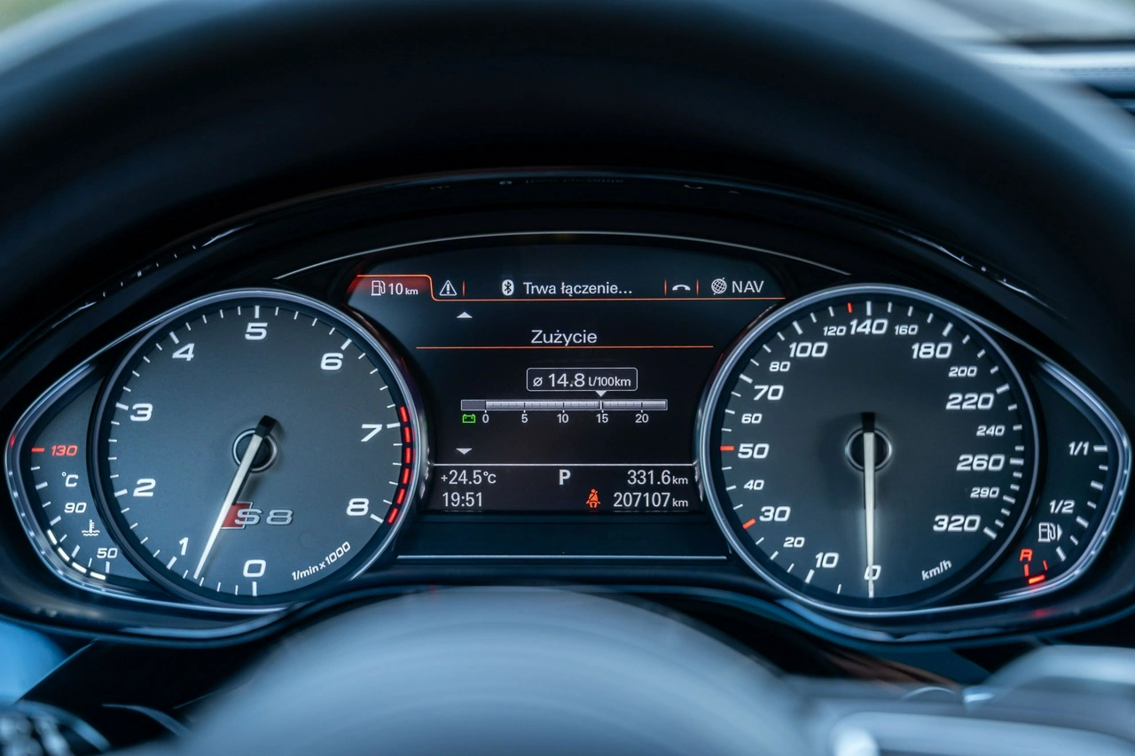 Audi S8 - Zdjęcie 19