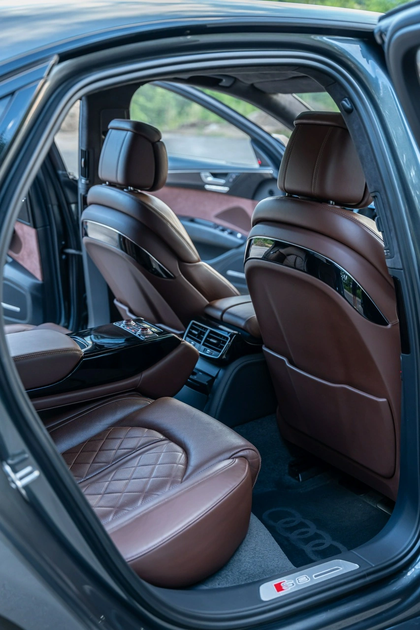 Audi S8 - Zdjęcie 22