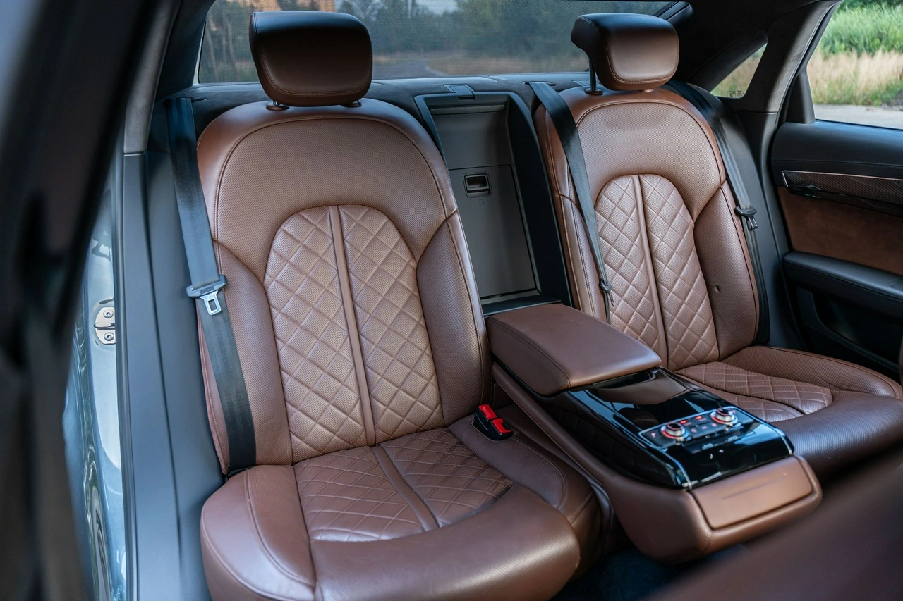 Audi S8 - Zdjęcie 24
