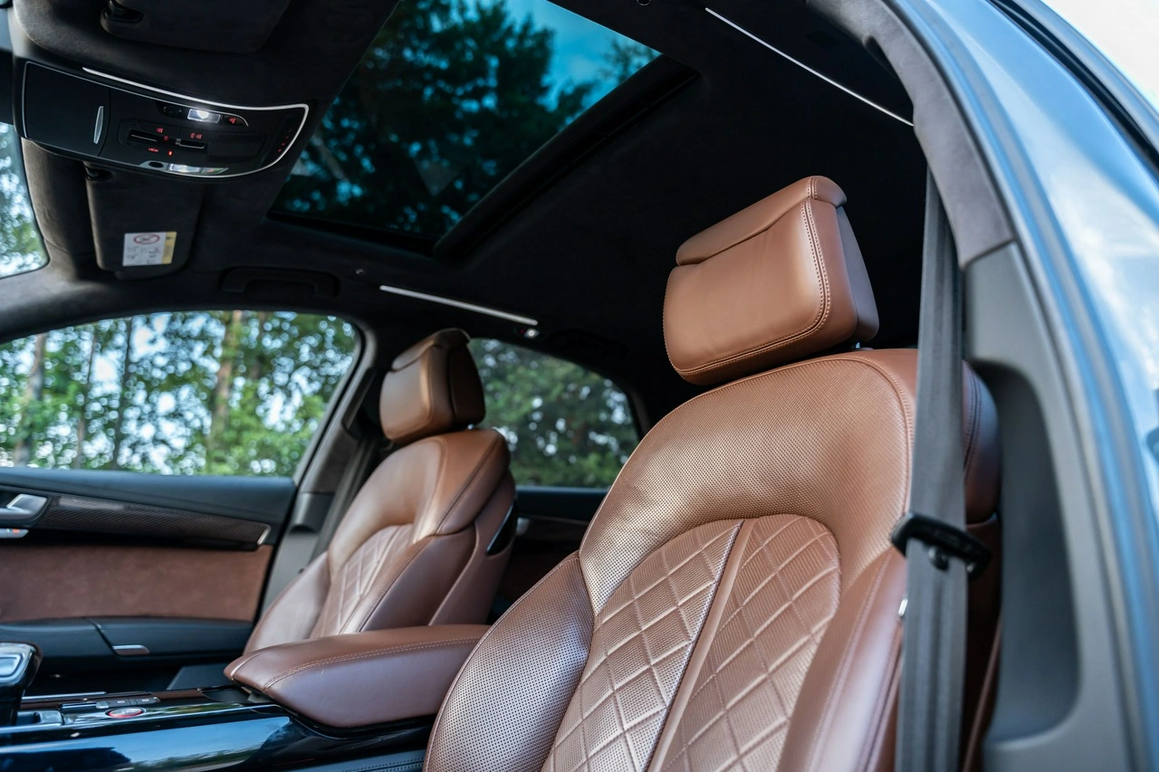 Audi S8 - Zdjęcie 25