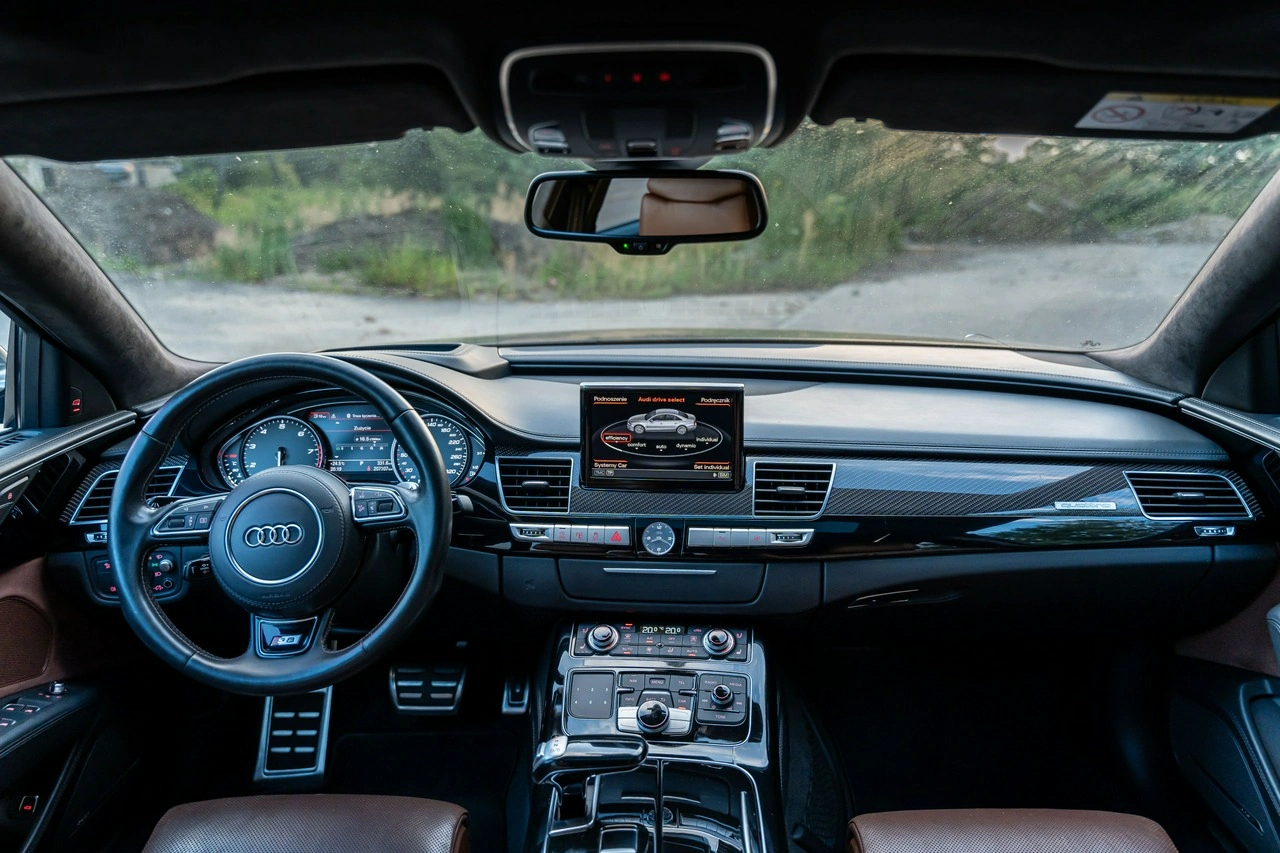 Audi S8 - Zdjęcie 26