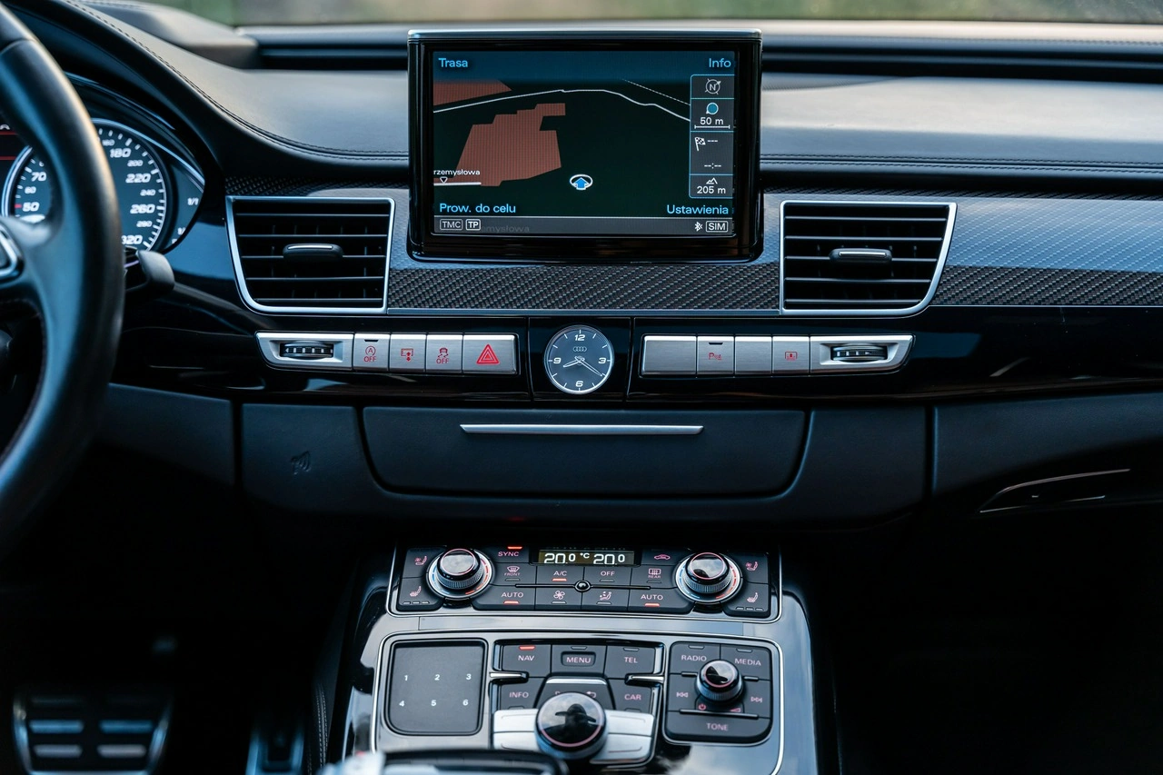 Audi S8 - Zdjęcie 27