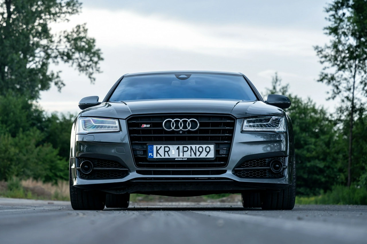 Audi S8 - Zdjęcie 3