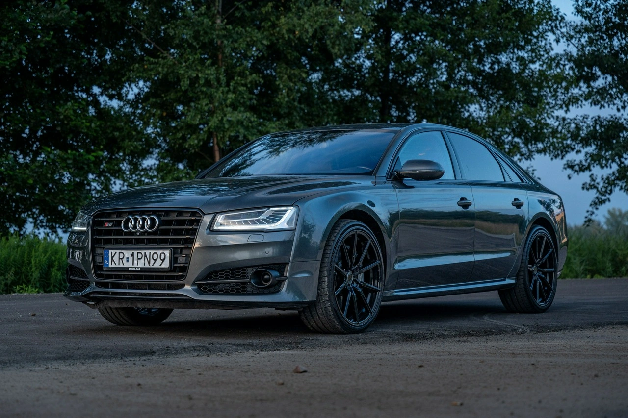 Audi S8 - Zdjęcie 39