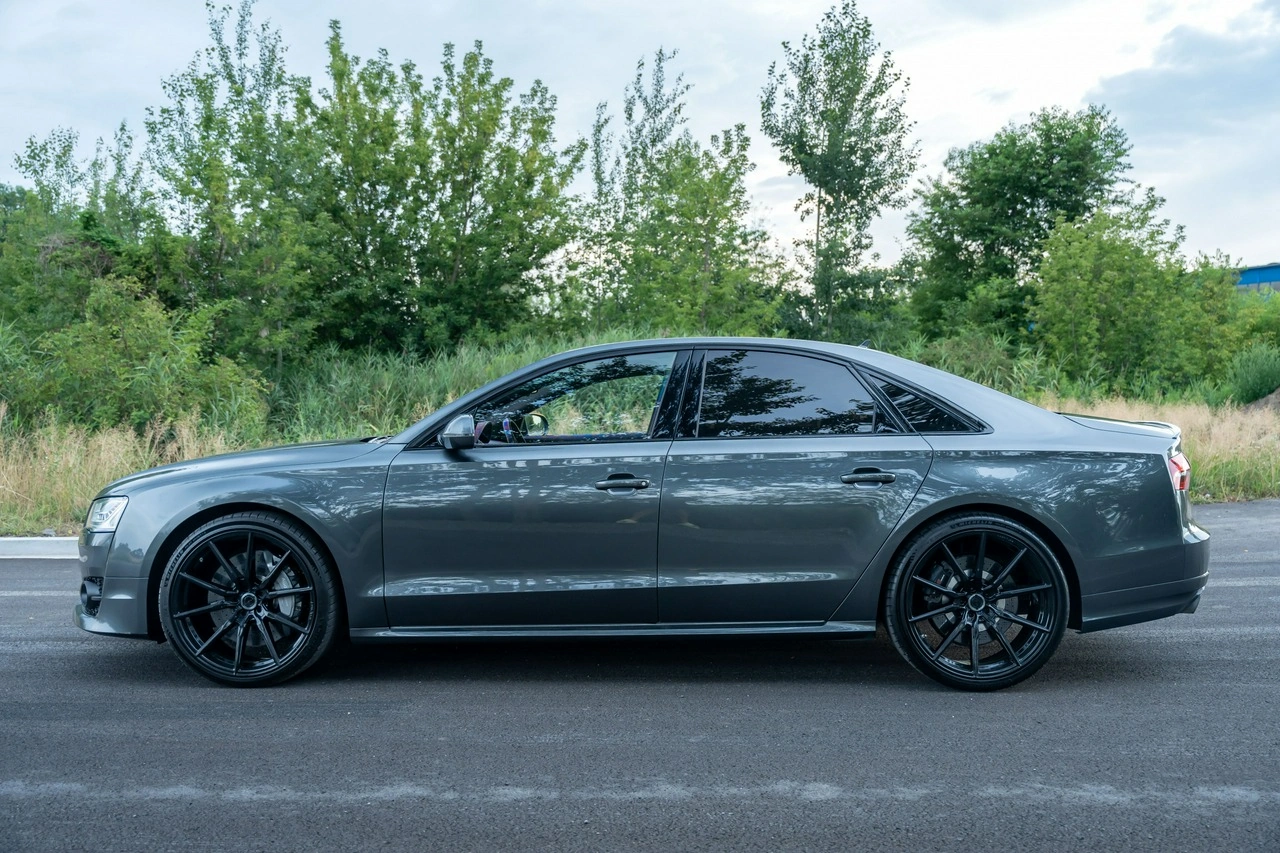 Audi S8 - Zdjęcie 6