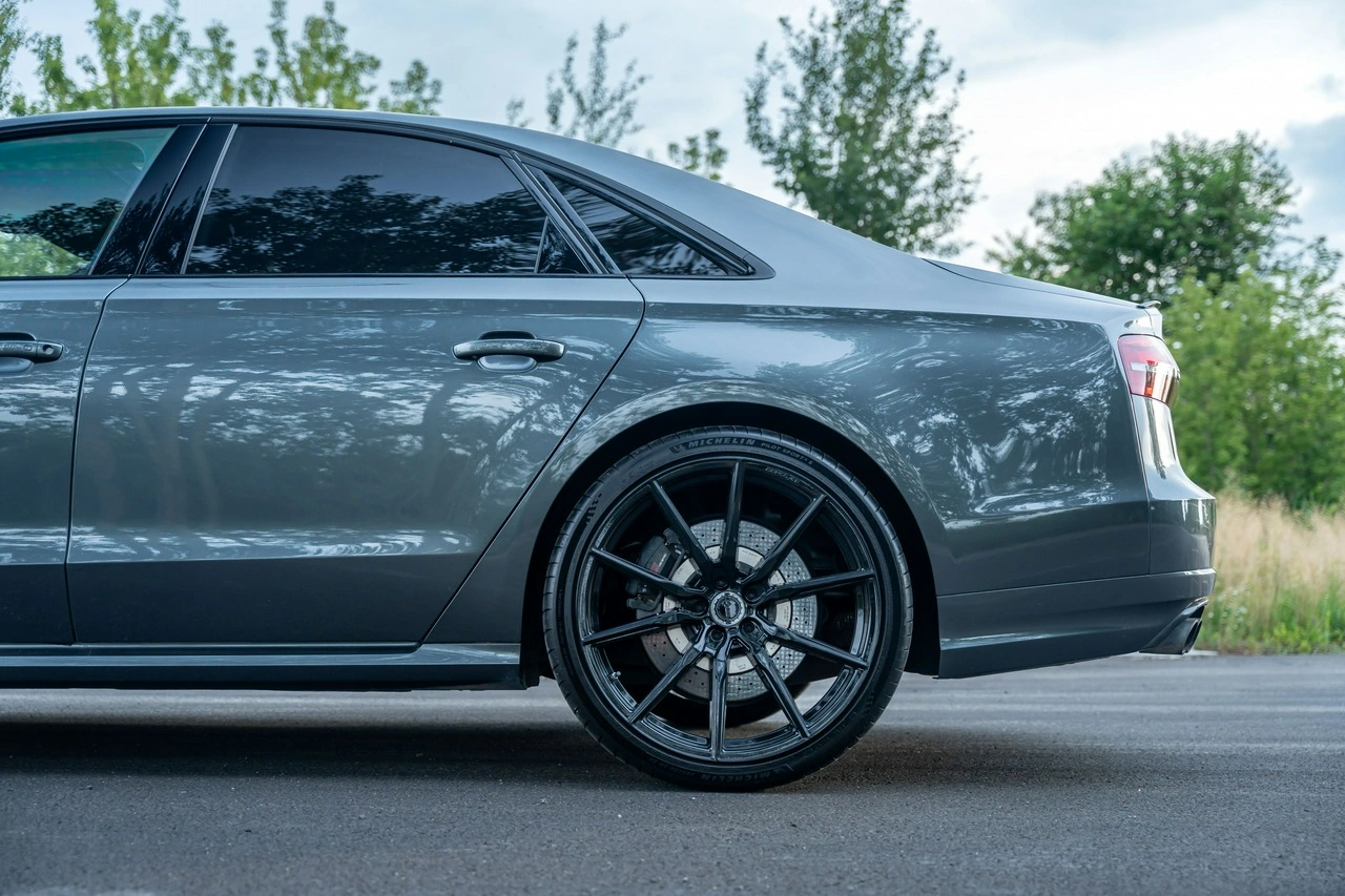 Audi S8 - Zdjęcie 8