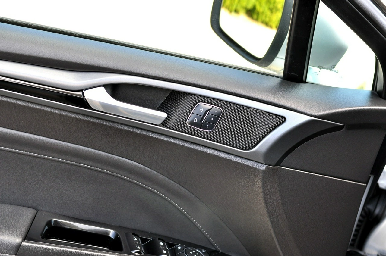 Ford Mondeo - Zdjęcie 14