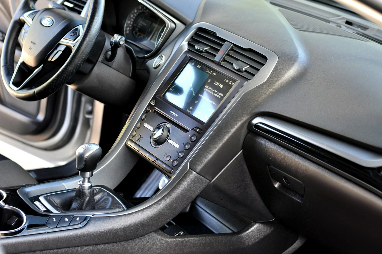Ford Mondeo - Zdjęcie 25