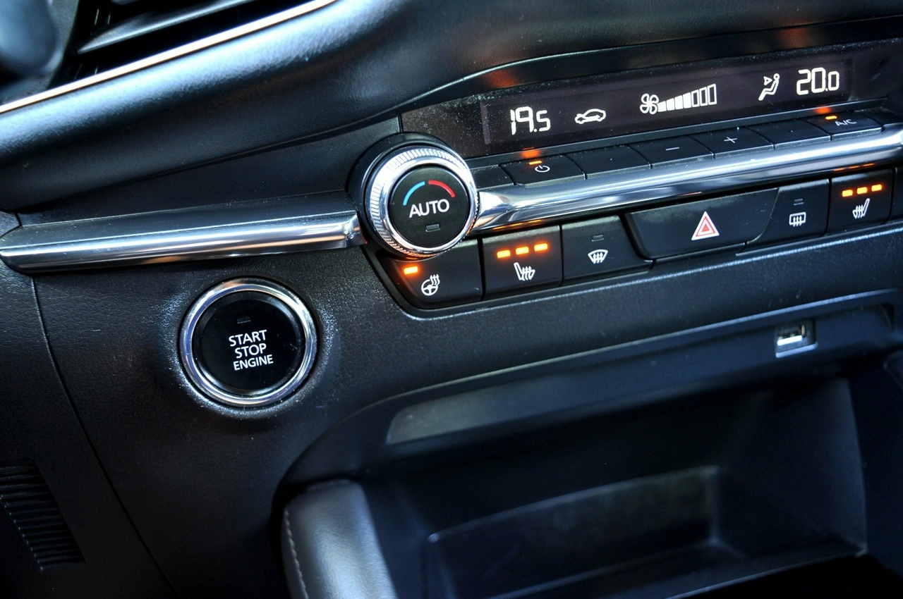Mazda 3 - Zdjęcie 25