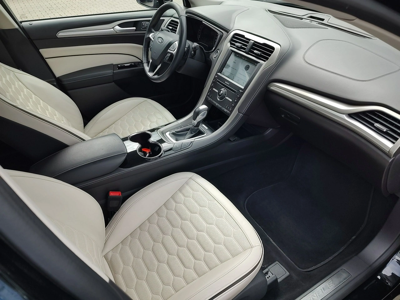 Ford Mondeo - Zdjęcie 11