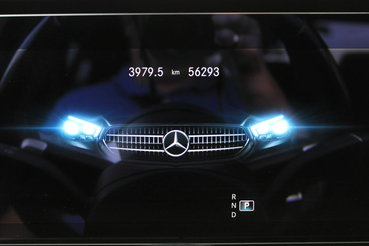 Mercedes E 220 - Zdjęcie 30