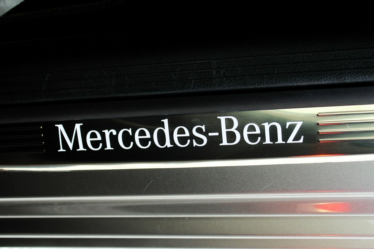 Mercedes E 220 - Zdjęcie 33