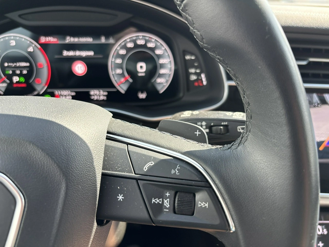 Audi Q7 - Zdjęcie 25