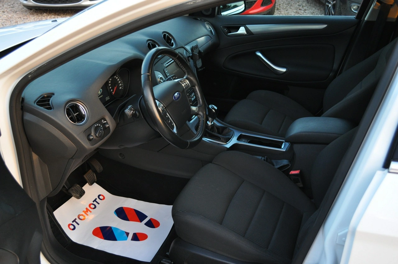 Ford Mondeo - Zdjęcie 18