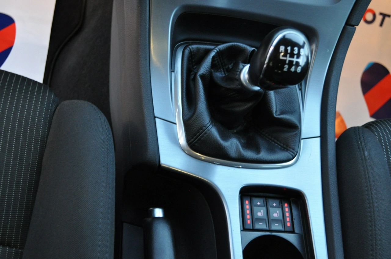 Ford Mondeo - Zdjęcie 23