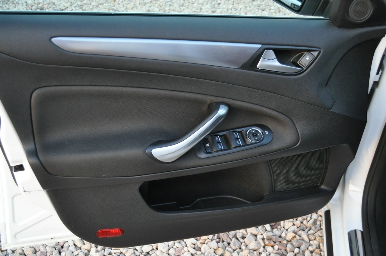 Ford Mondeo - Zdjęcie 25