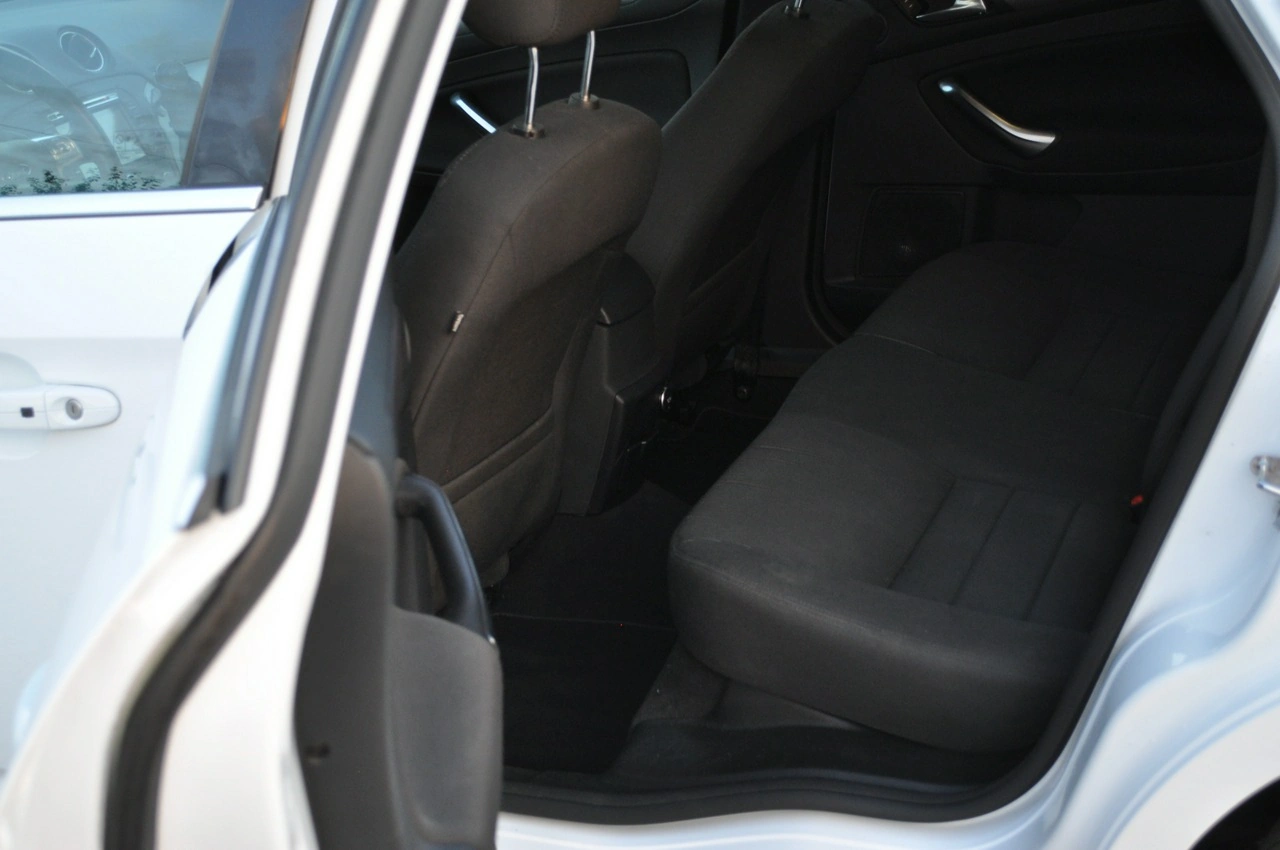 Ford Mondeo - Zdjęcie 26
