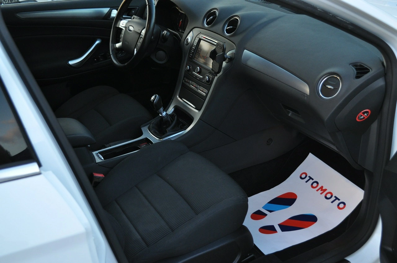 Ford Mondeo - Zdjęcie 28