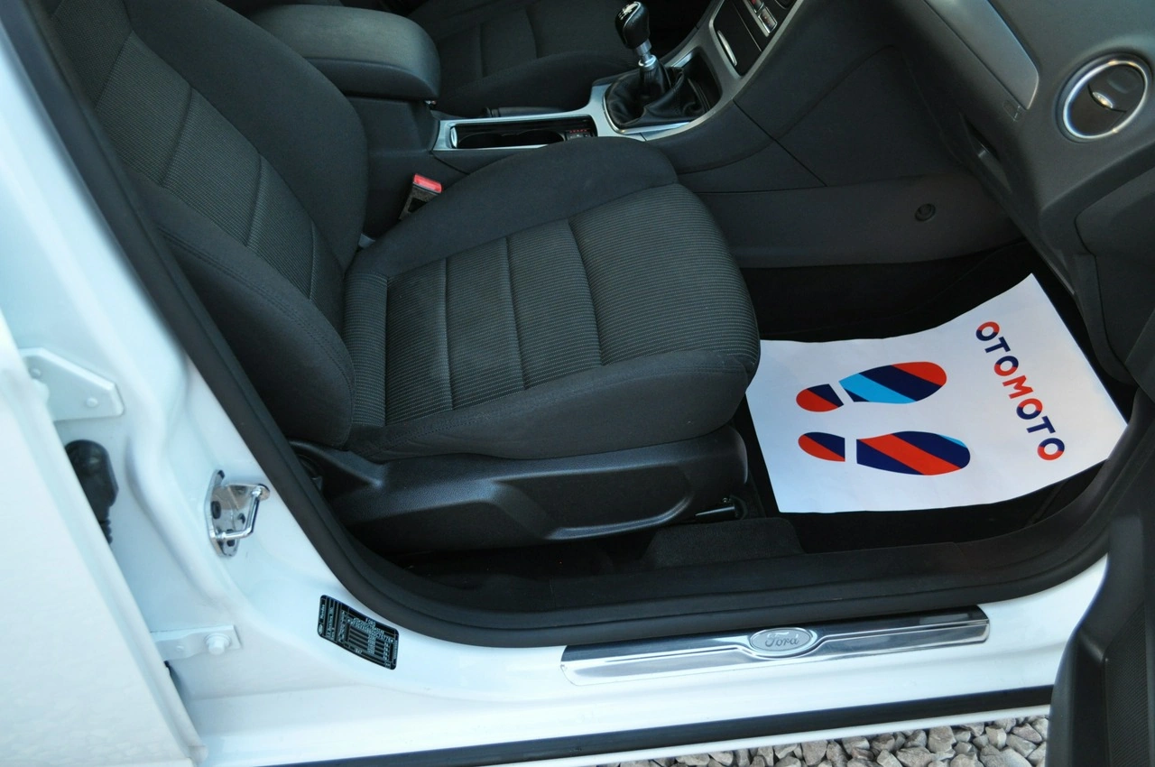 Ford Mondeo - Zdjęcie 30