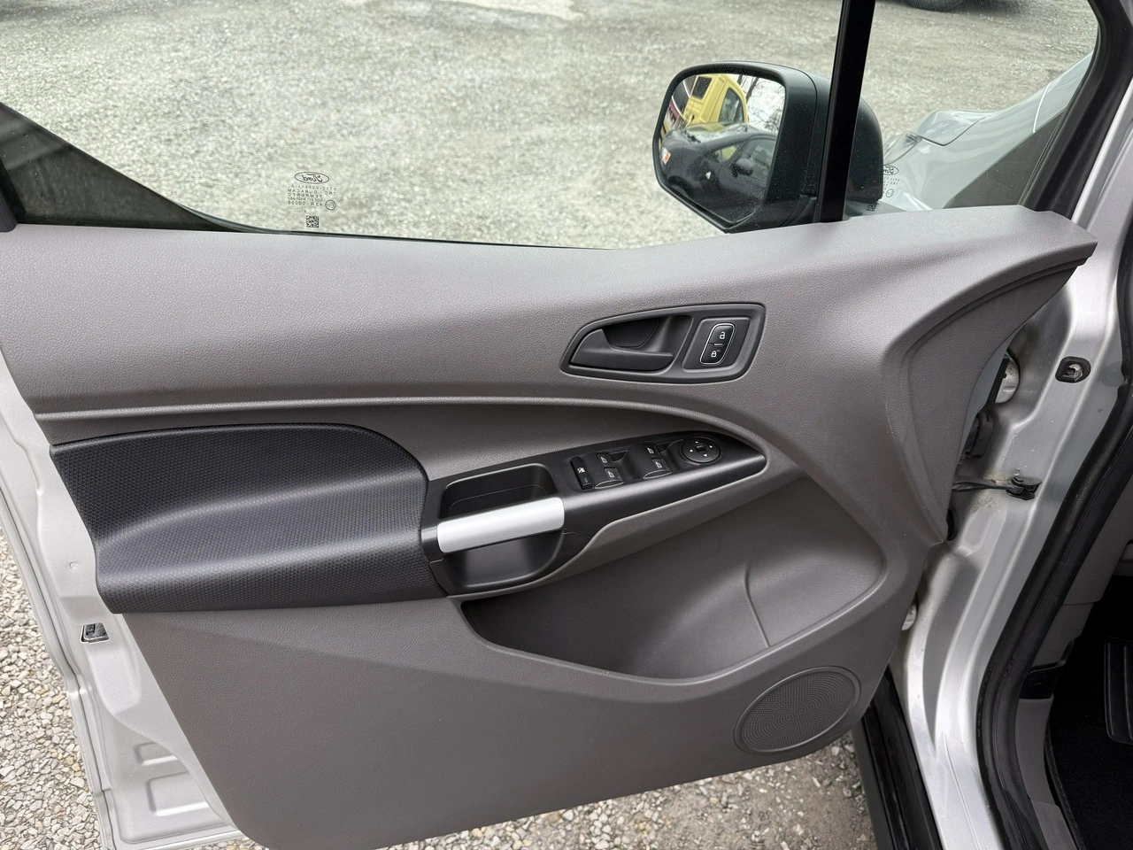 Ford Transit Connect - Zdjęcie 12