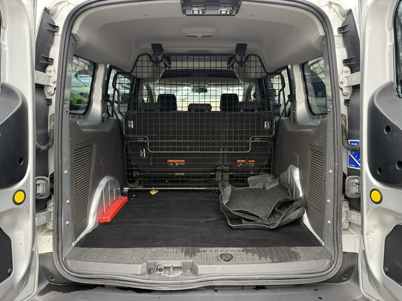 Ford Transit Connect - Zdjęcie 16
