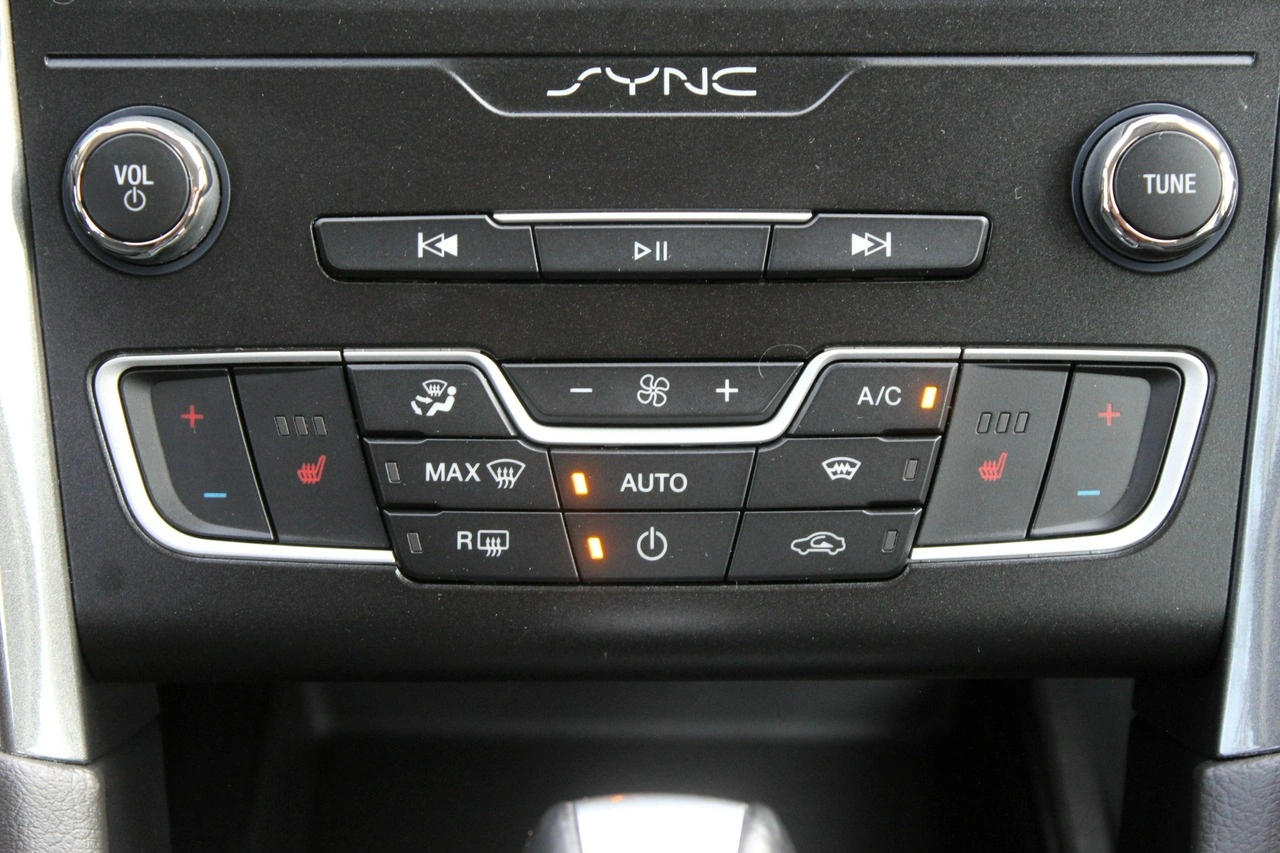 Ford Mondeo SW - Zdjęcie 19