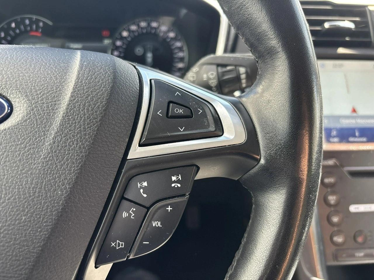 Ford Mondeo - Zdjęcie 25