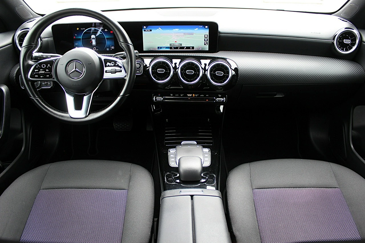 Mercedes CLA 180 - Zdjęcie 9
