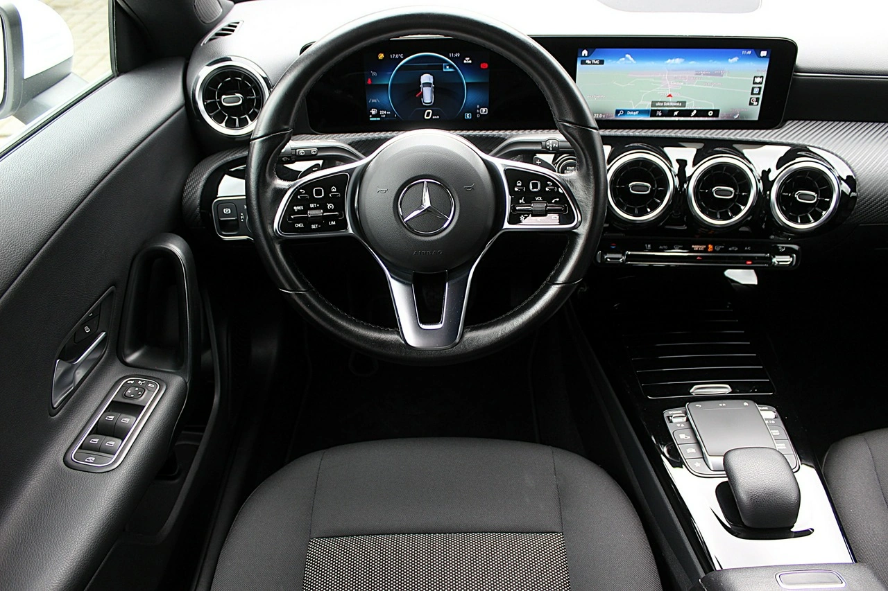 Mercedes CLA 180 - Zdjęcie 8