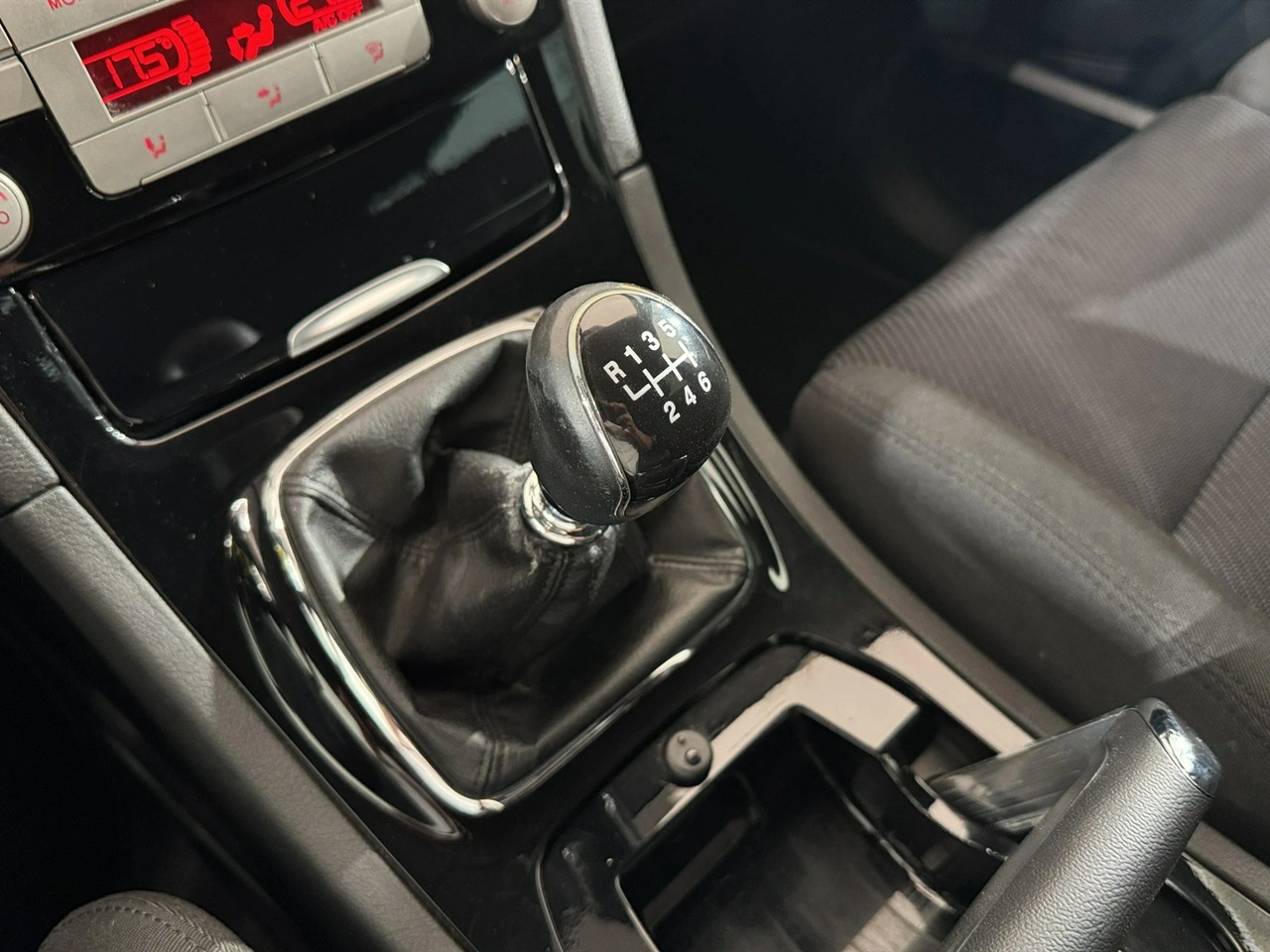 Ford S-Max - Zdjęcie 15
