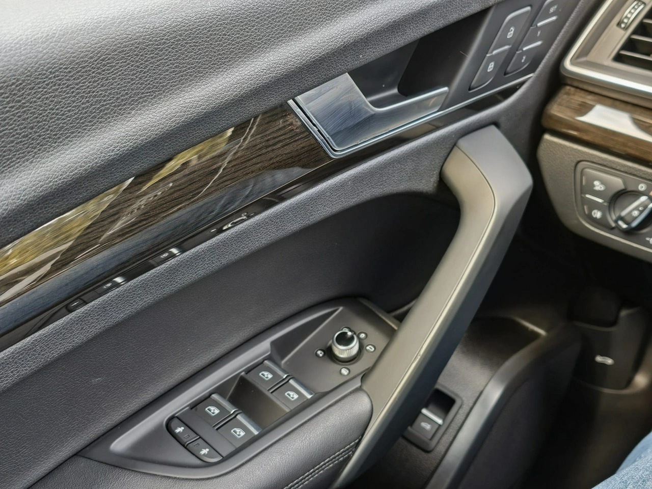 Audi Q5 - Zdjęcie 9
