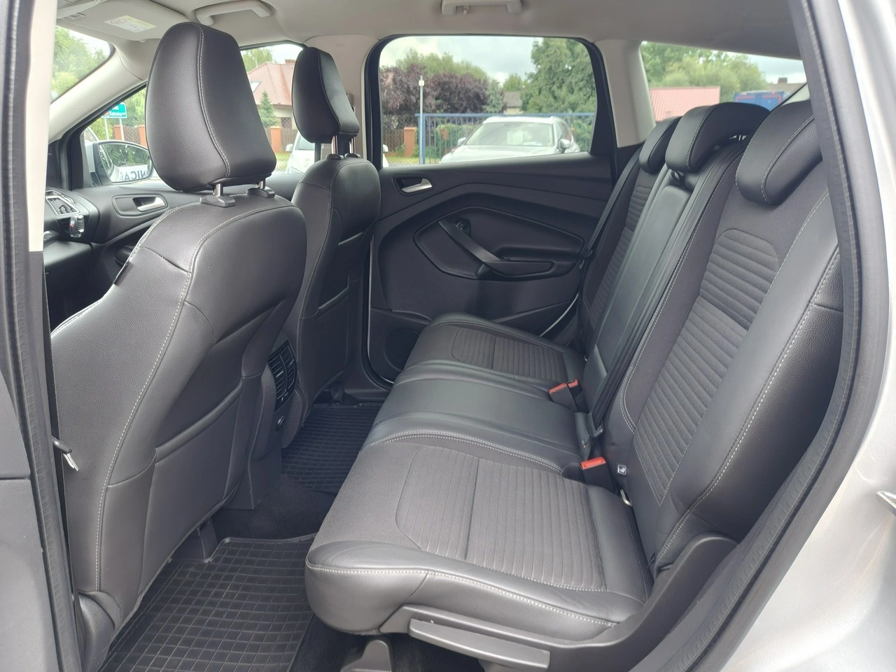 Ford Kuga - Zdjęcie 26
