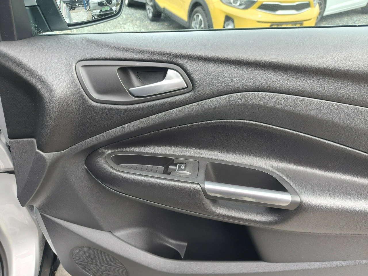 Ford Kuga - Zdjęcie 21