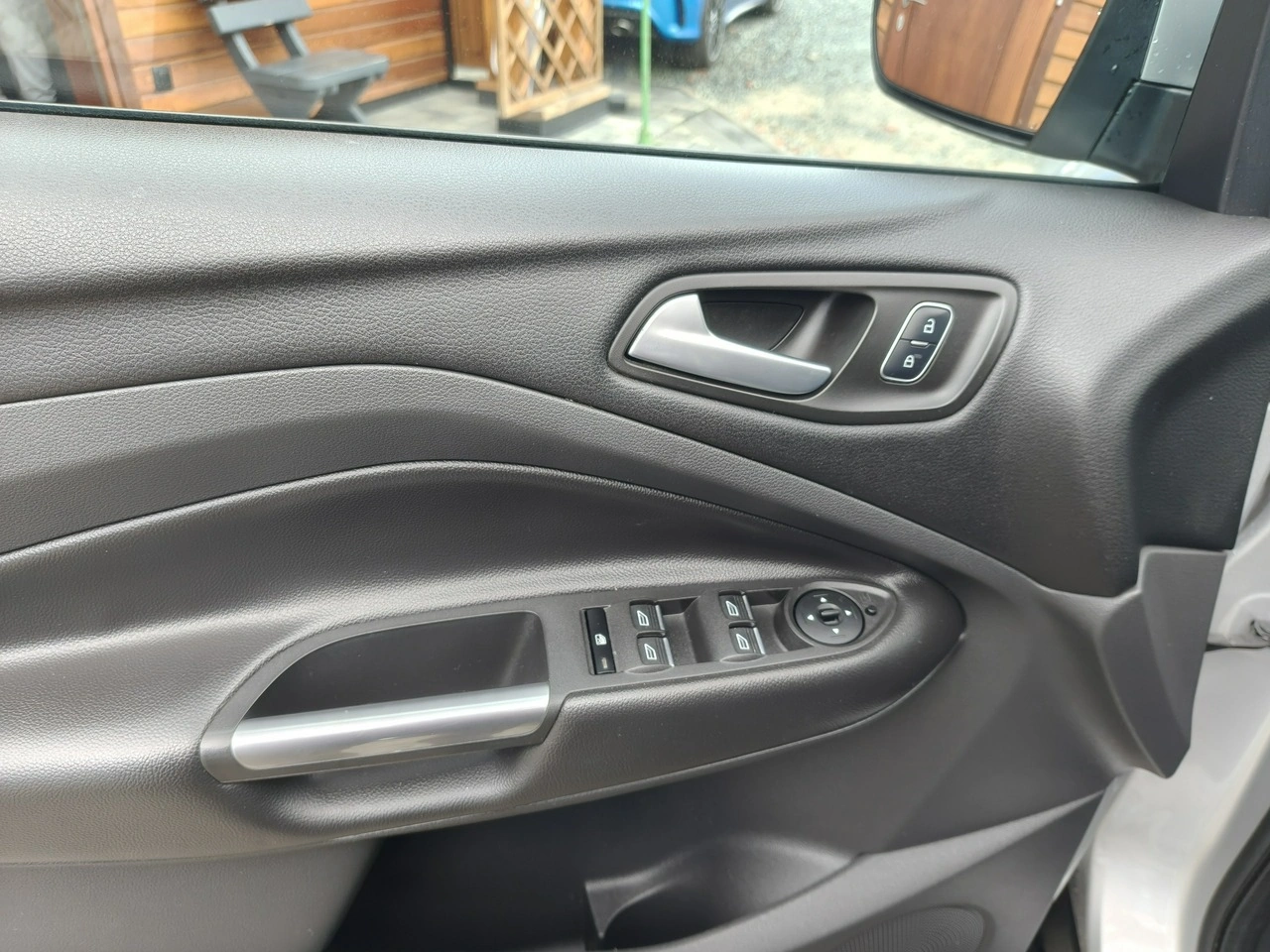 Ford Kuga - Zdjęcie 17