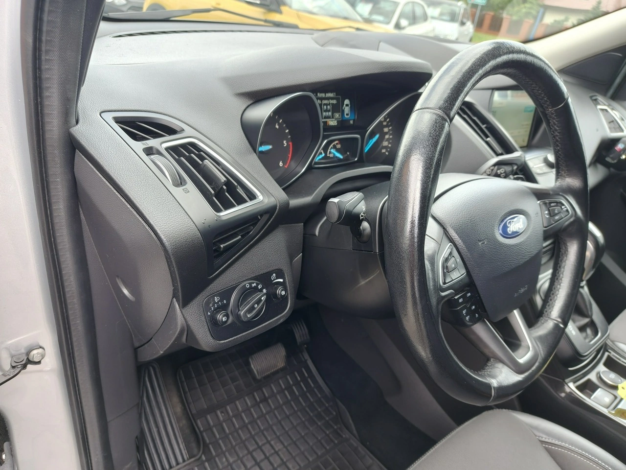 Ford Kuga - Zdjęcie 12