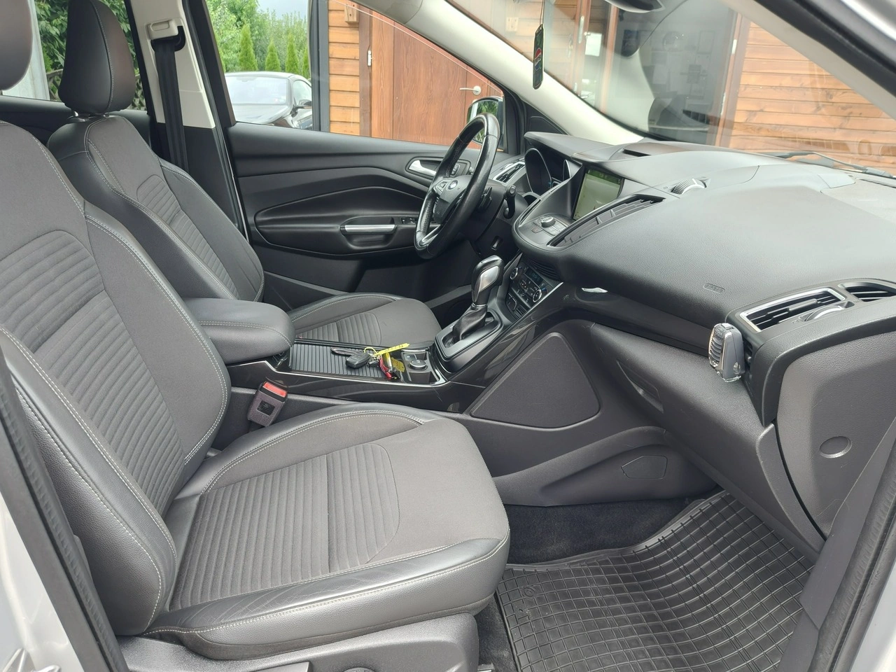 Ford Kuga - Zdjęcie 18