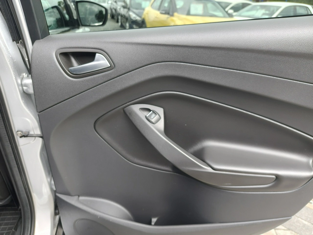 Ford Kuga - Zdjęcie 24